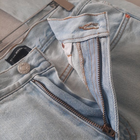 Club Monaco Relaxed Slim Crop and Strength Leg Denim Jeans - Picture 14 of 16